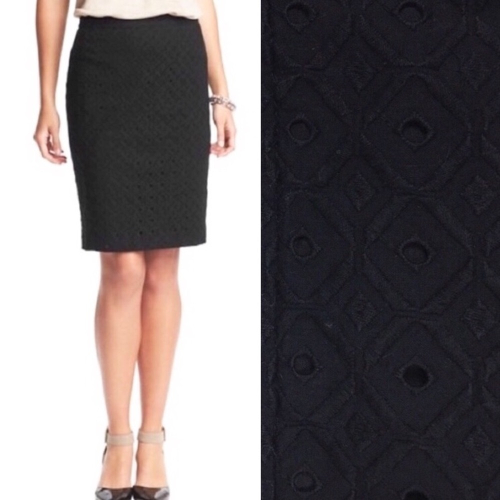 LOFT Skirt Pencil Eyelet Lace Embroidered Solid Black Textured Minimalist Size 4